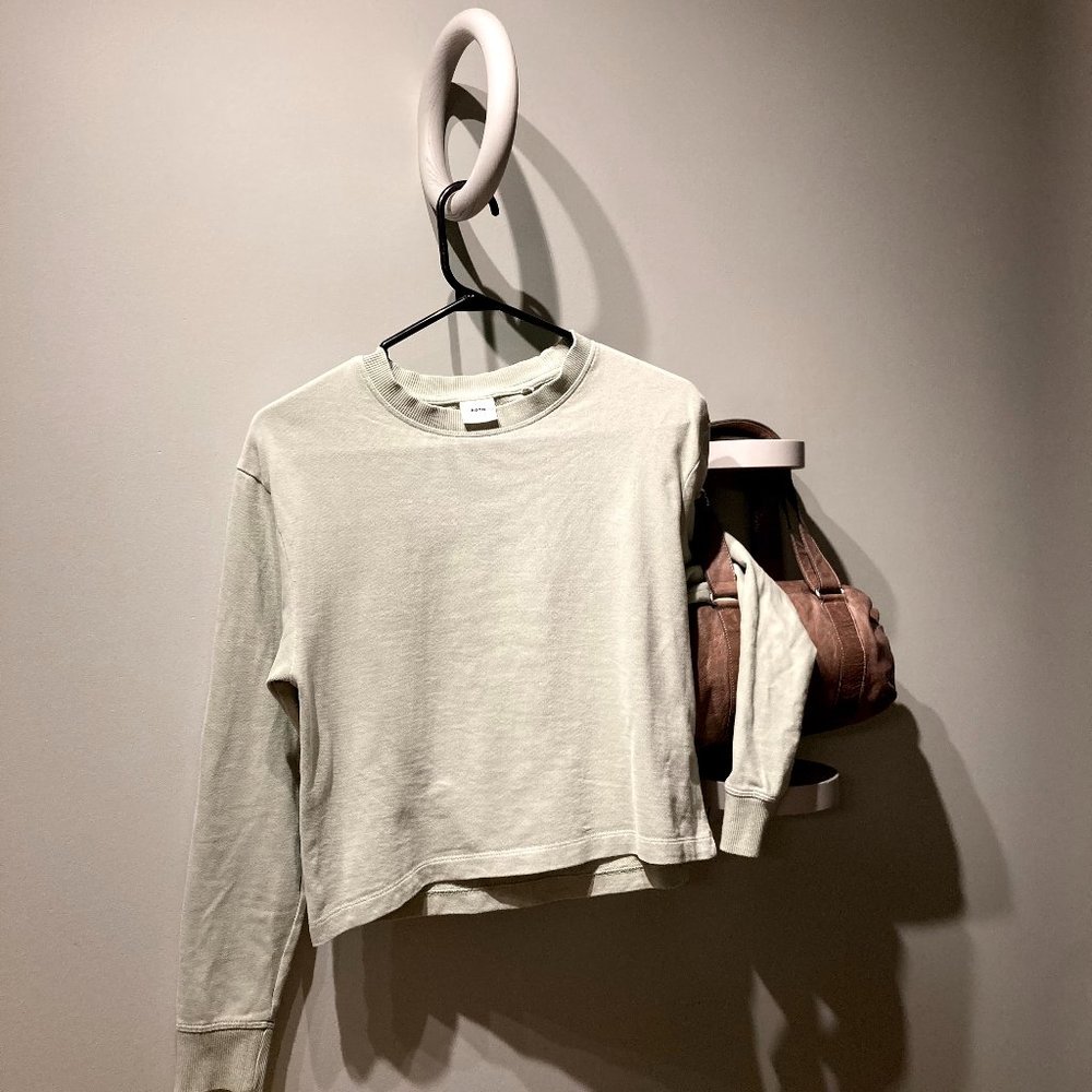 KOTN — Airy Cropped Crewneck Sweatshirt Moss